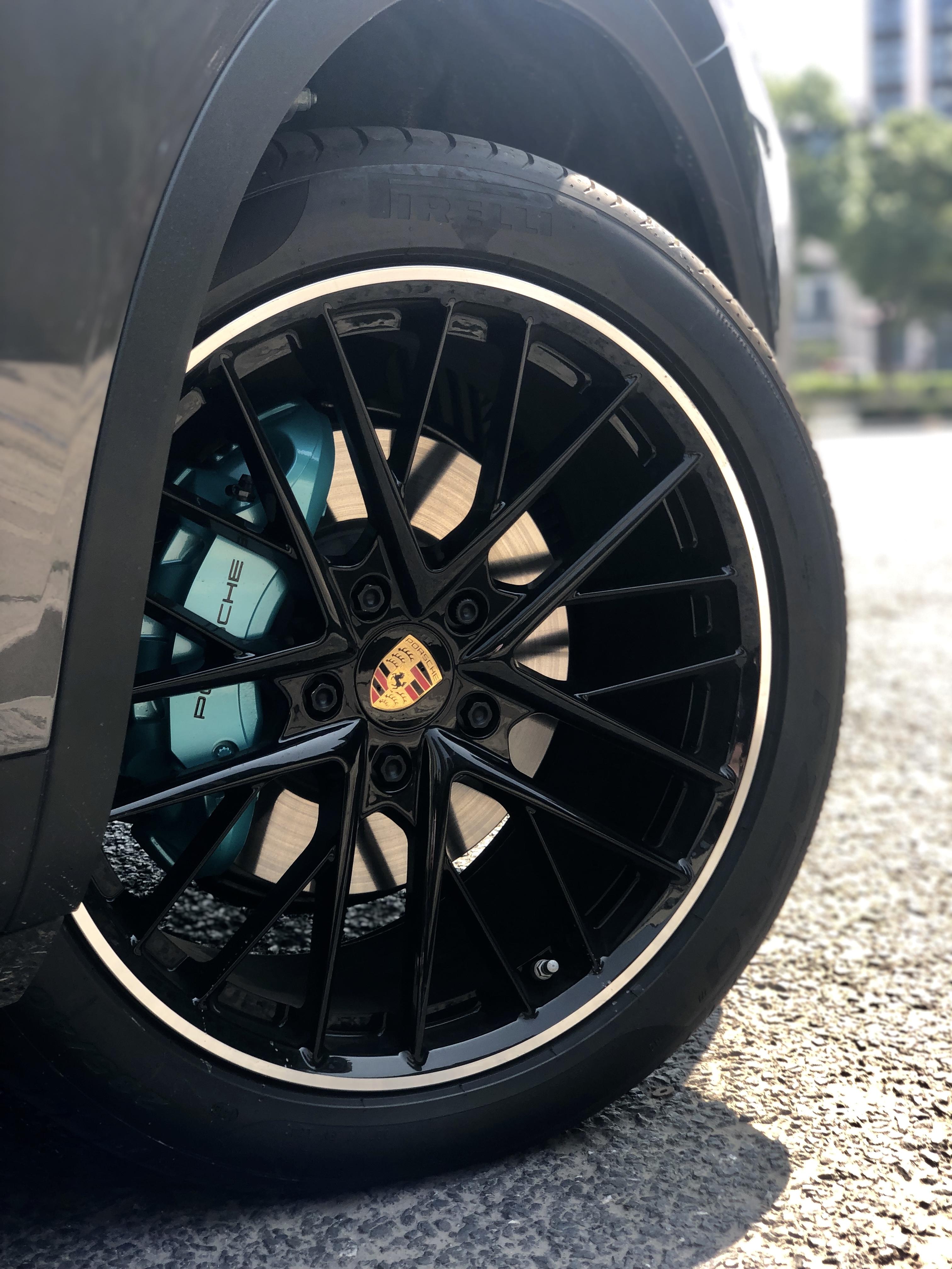 保时捷卡宴轮胎轮毂升级,保时捷卡宴改装迈斯盾轮毂