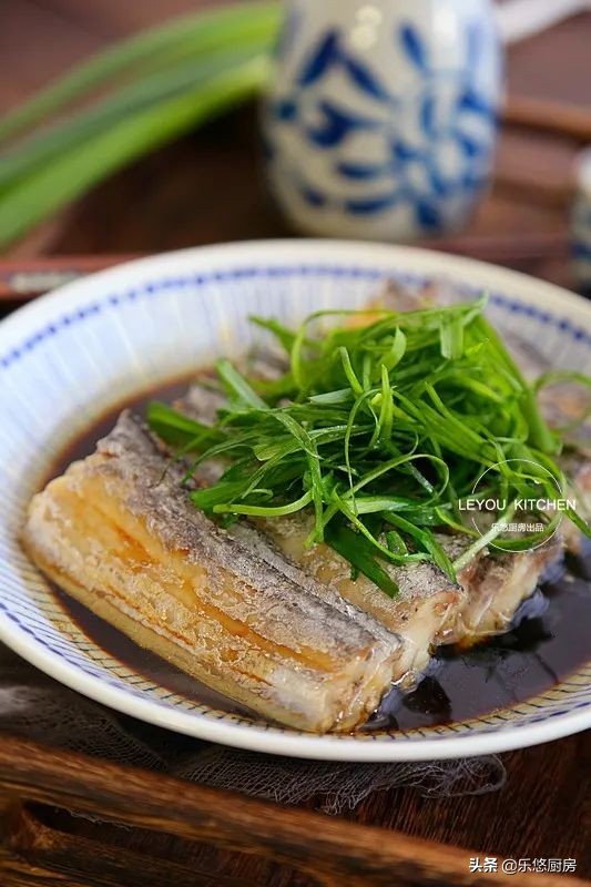带鱼段油炸的蒸带鱼家常做法,蒸带鱼怎么做好吃又简单家常做法