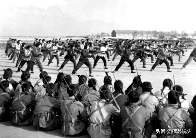 孤胆英雄岩龙事迹,孤胆英雄岩龙纪录片