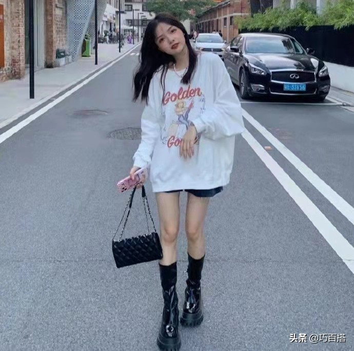 什么时候穿卫衣加外套好看,今年卫衣怎么穿更时髦