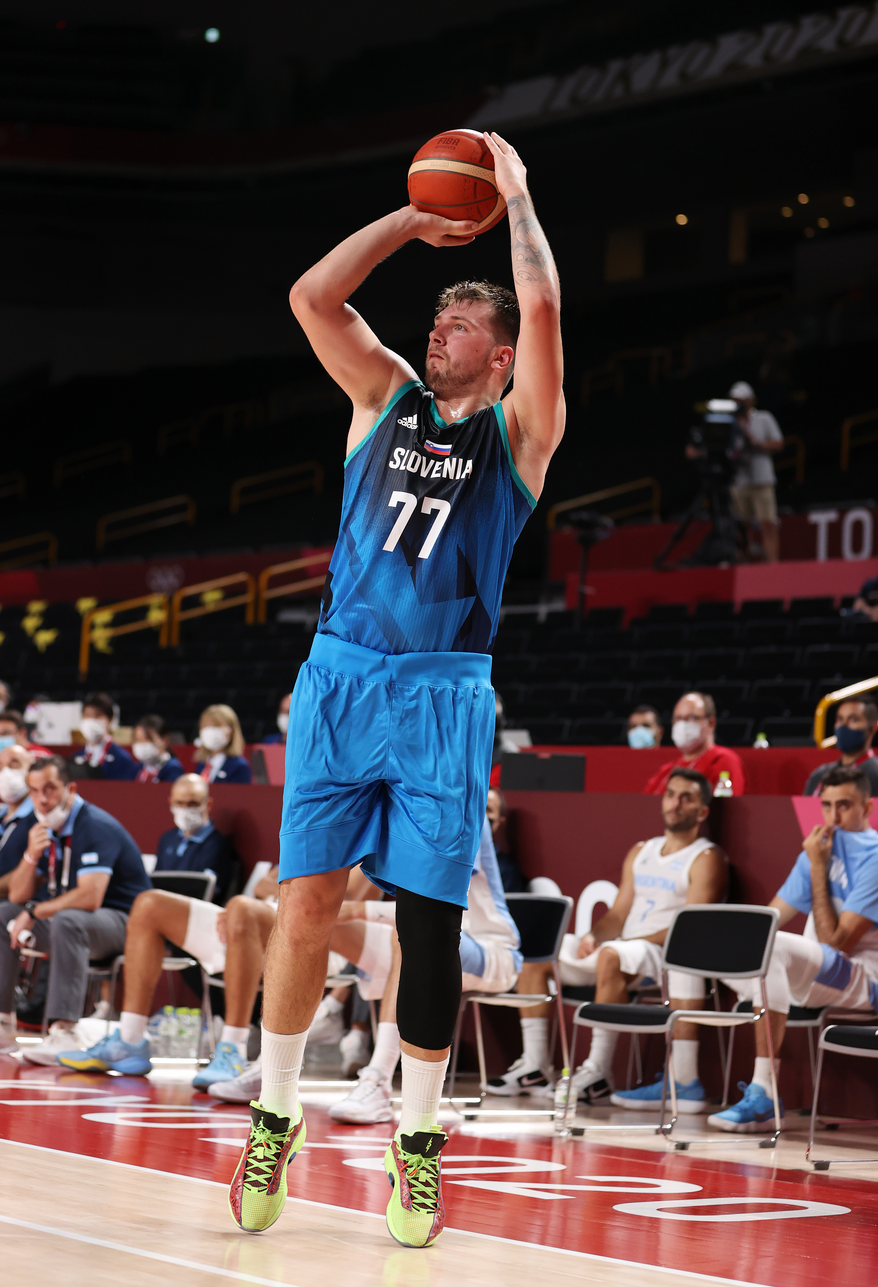 东契奇照片2024,东契奇世界杯照片