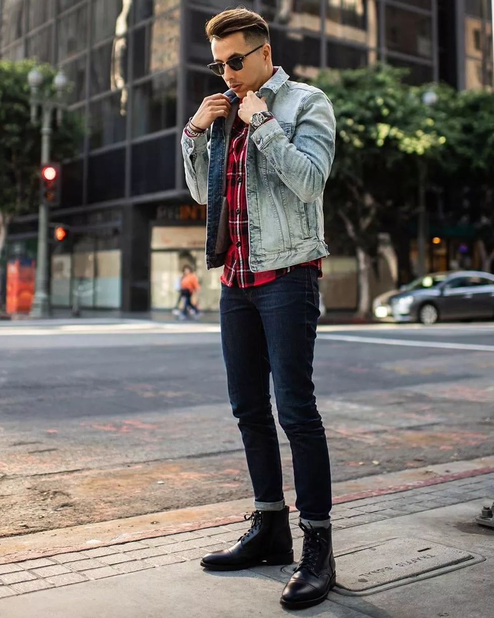 牛仔裤搭配鞋子女秋冬,秋冬怎么选牛仔裤