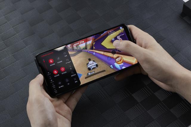 玩游戏最好的骁龙845手机,rog2游戏手机还值得入手吗