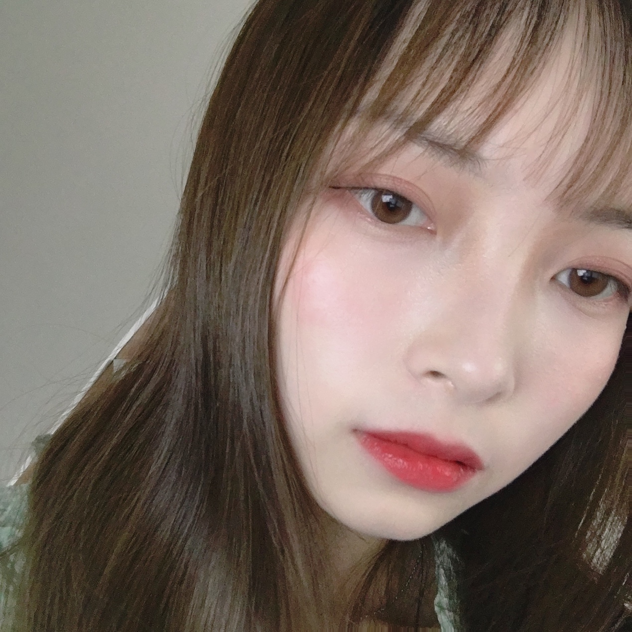 学会化妆又简单又好看,精致五官有效化妆步骤