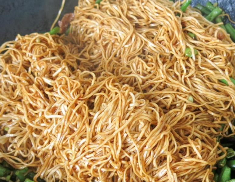 又香又筋道的蒸面条做法分享,蒸面条不硬又筋道的家常做法