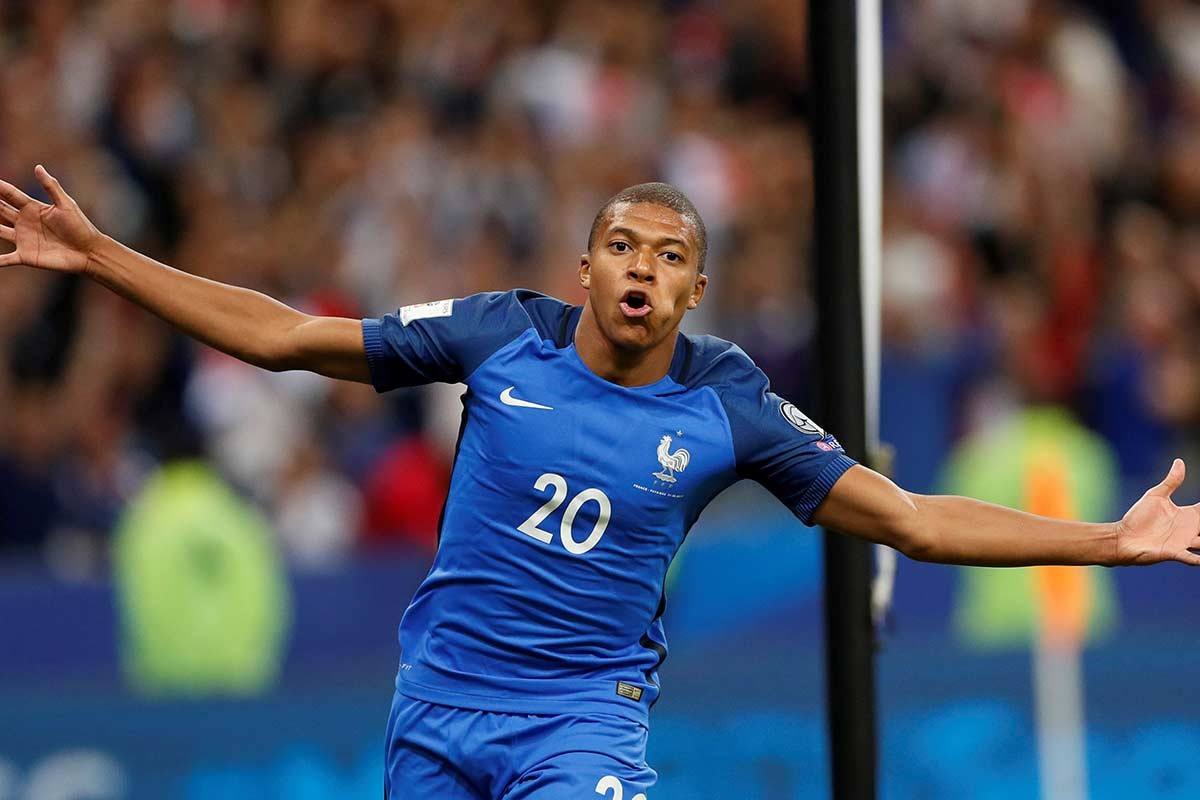 最新足坛转会历史费排行榜TOP10，内马尔名列榜首，C罗接班人上榜