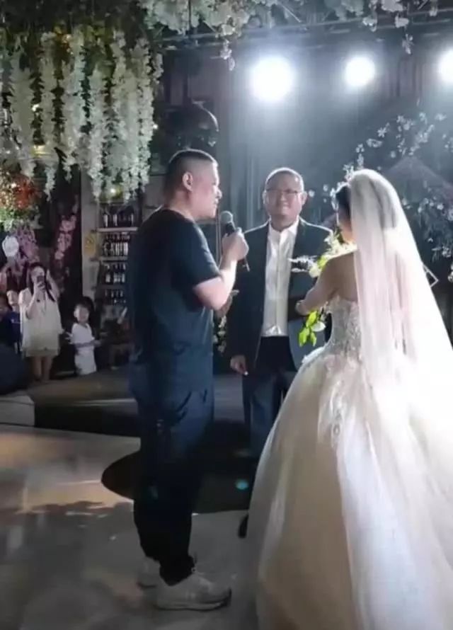 那些年岳云鹏唱火的歌,岳云鹏成名背后的辛酸之路