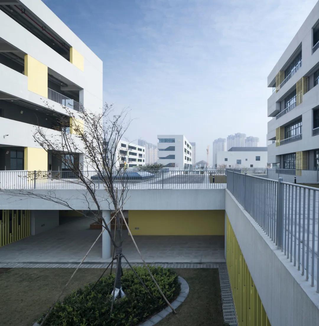 宁波杭州湾滨海小学后勤招聘,宁波杭州湾滨海小学学费