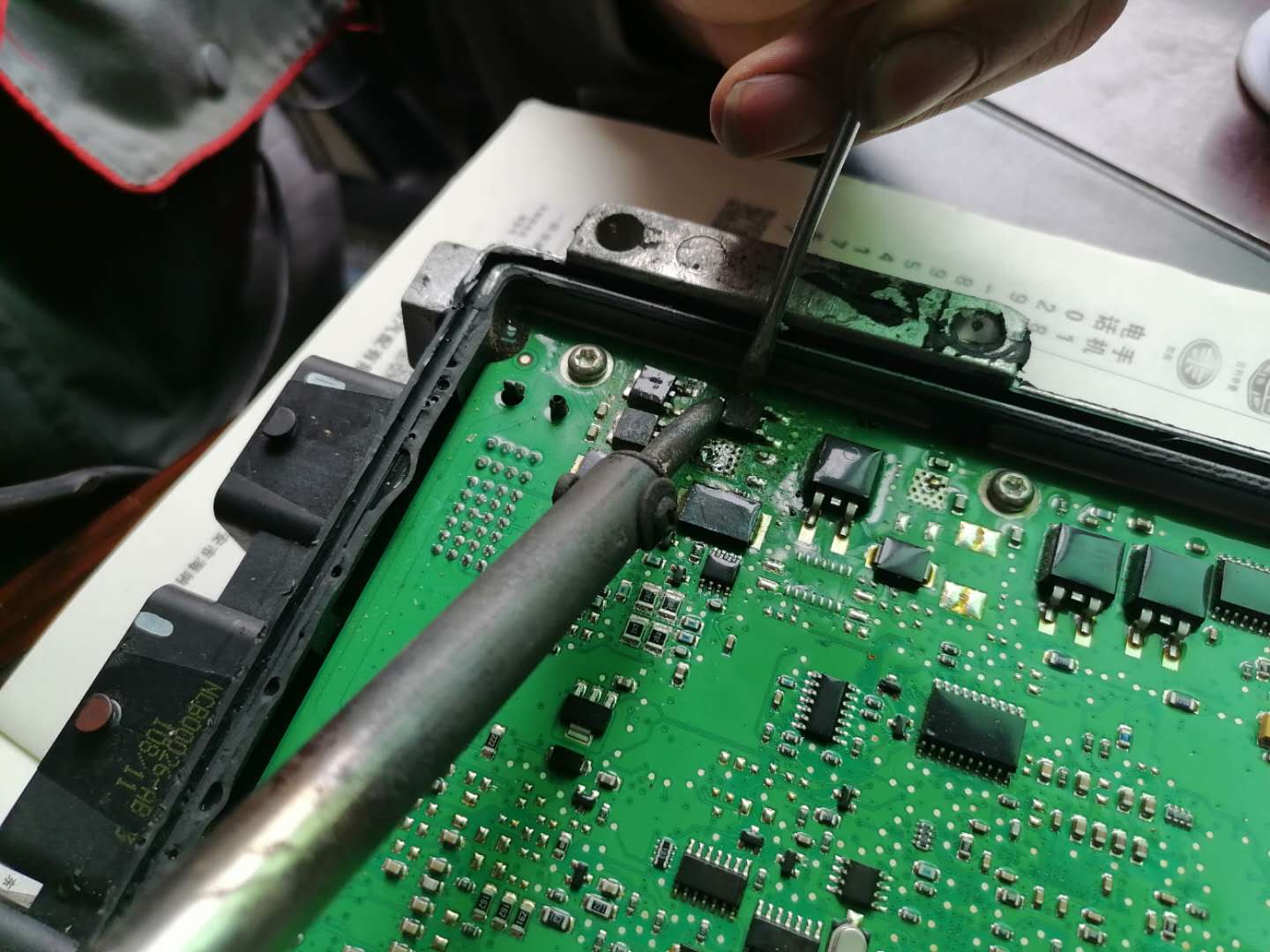 新福克斯发动机缺缸修要多少钱,福克斯缺缸抖动是什么原因