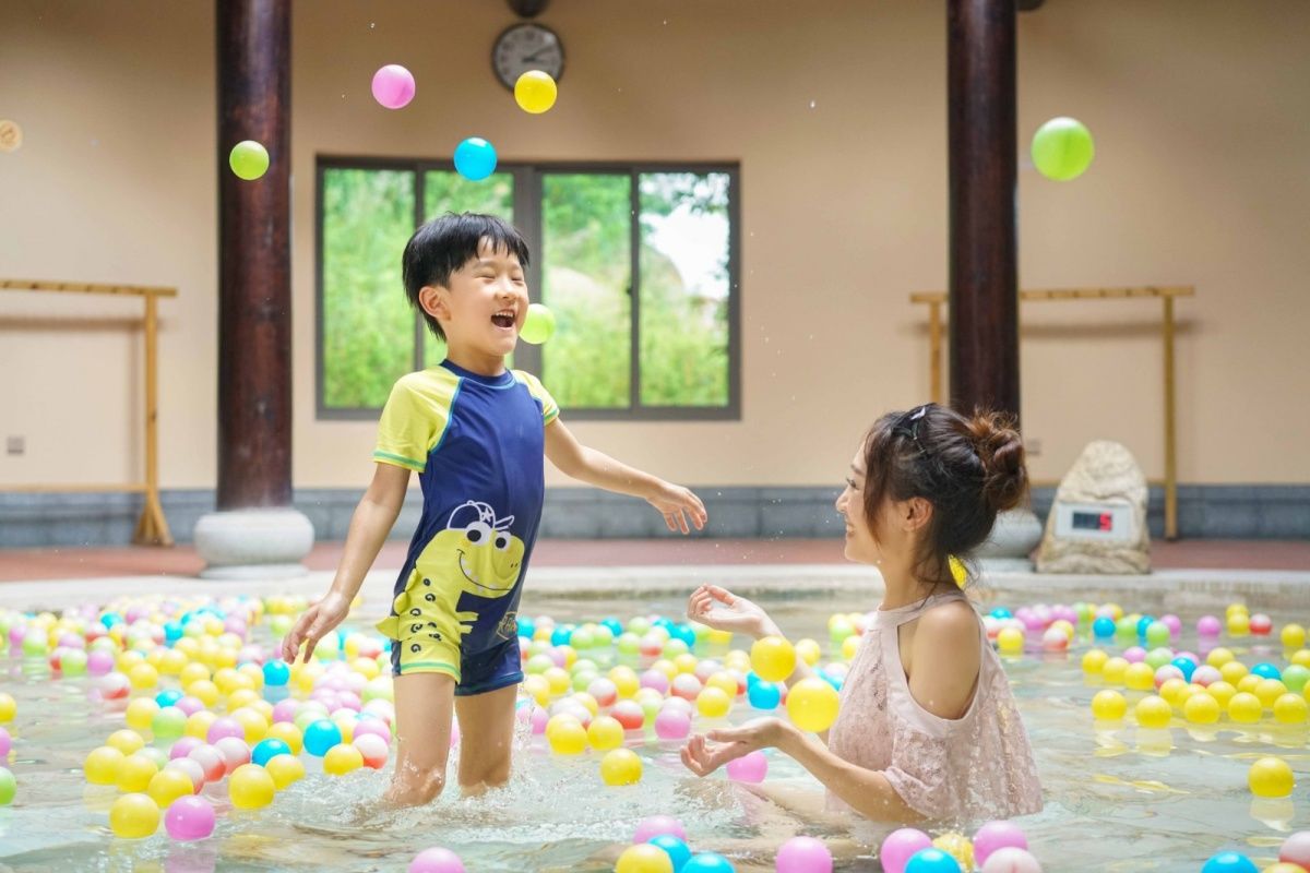 泉州聚龙小镇温泉,聚龙小镇温泉公园酒店别墅团建