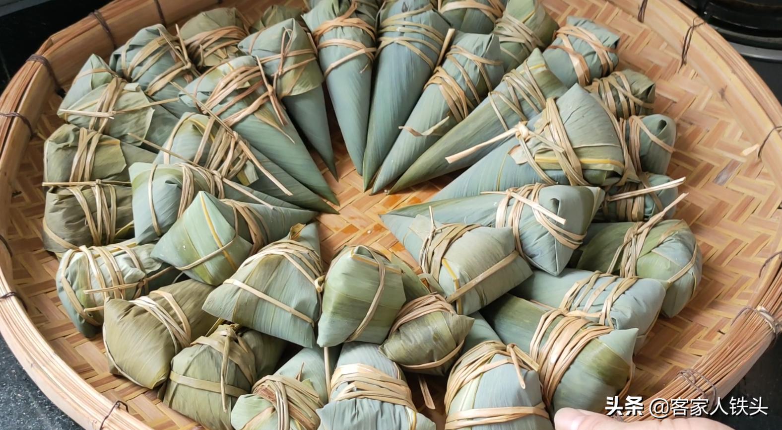 端午节必备美食竹筒粽子,端午粽子传统美食就是这个味