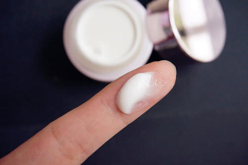 什么面霜可以当眼霜,同一款面霜可以一直用吗