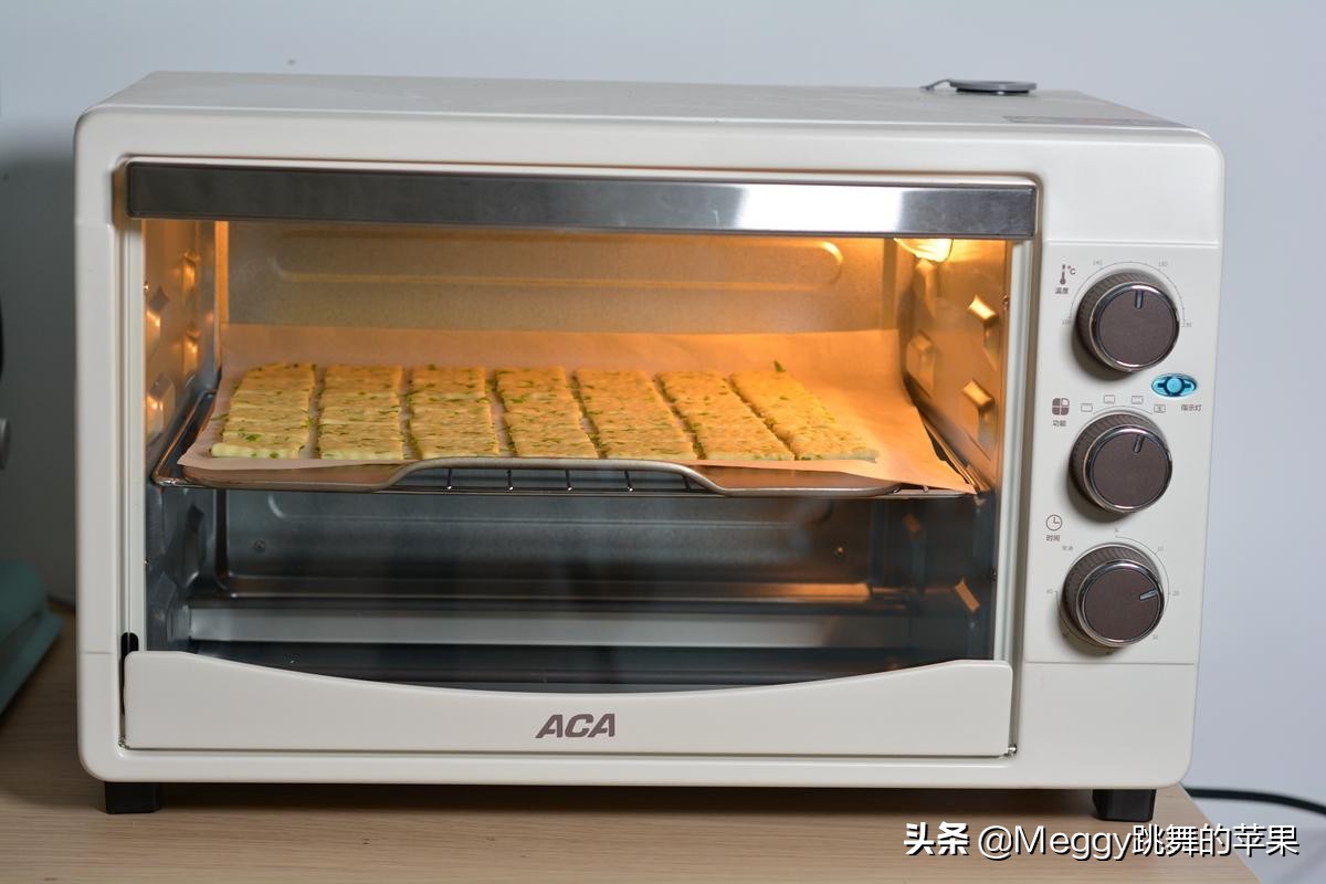 无糖芝麻苏打饼干制作,自制无糖无油香葱饼干