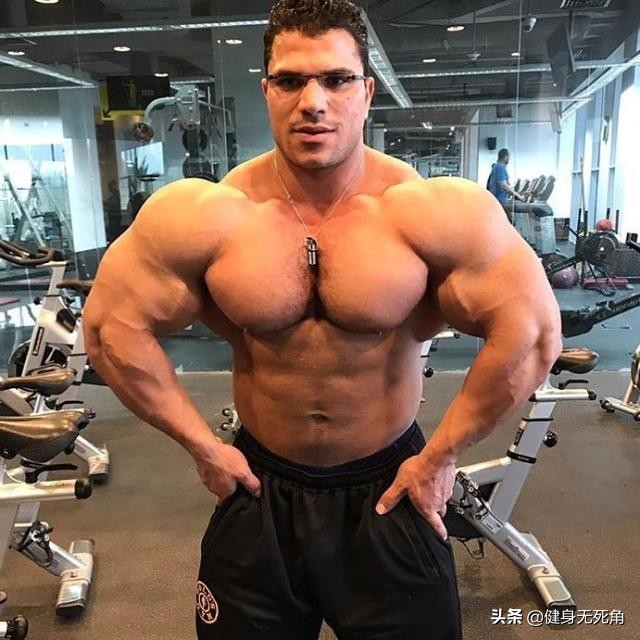 想让胸肌变好看怎么做,想让胸肌更饱满应该练习什么