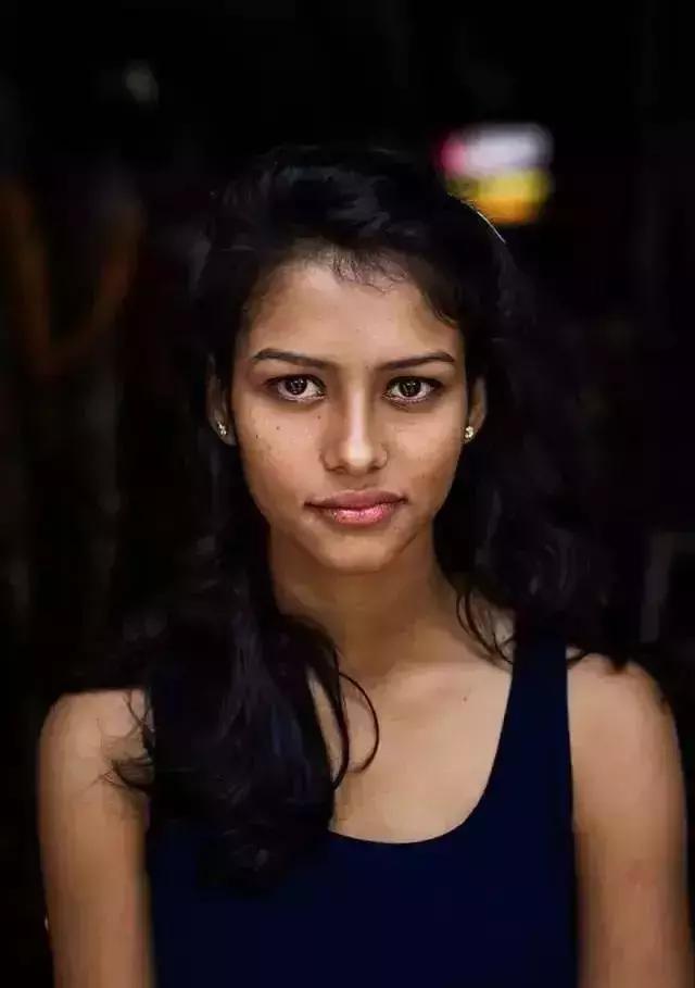 她拍摄了500个女神，组成世界美女地图，没有一张是网红脸