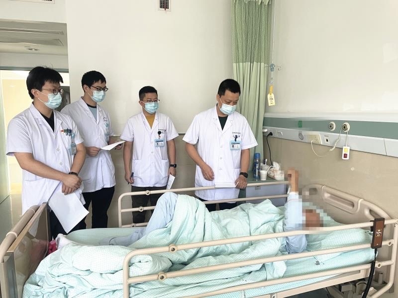 “他是医生，更像家人！”宁波这位外科医生很暖很细心