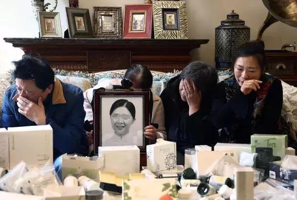 女子感冒光喝如新果汁离世,女子生病只喝如新果汁不就医离世