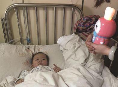 1岁宝宝呕吐不止喝水也吐,1岁宝宝呕吐不止