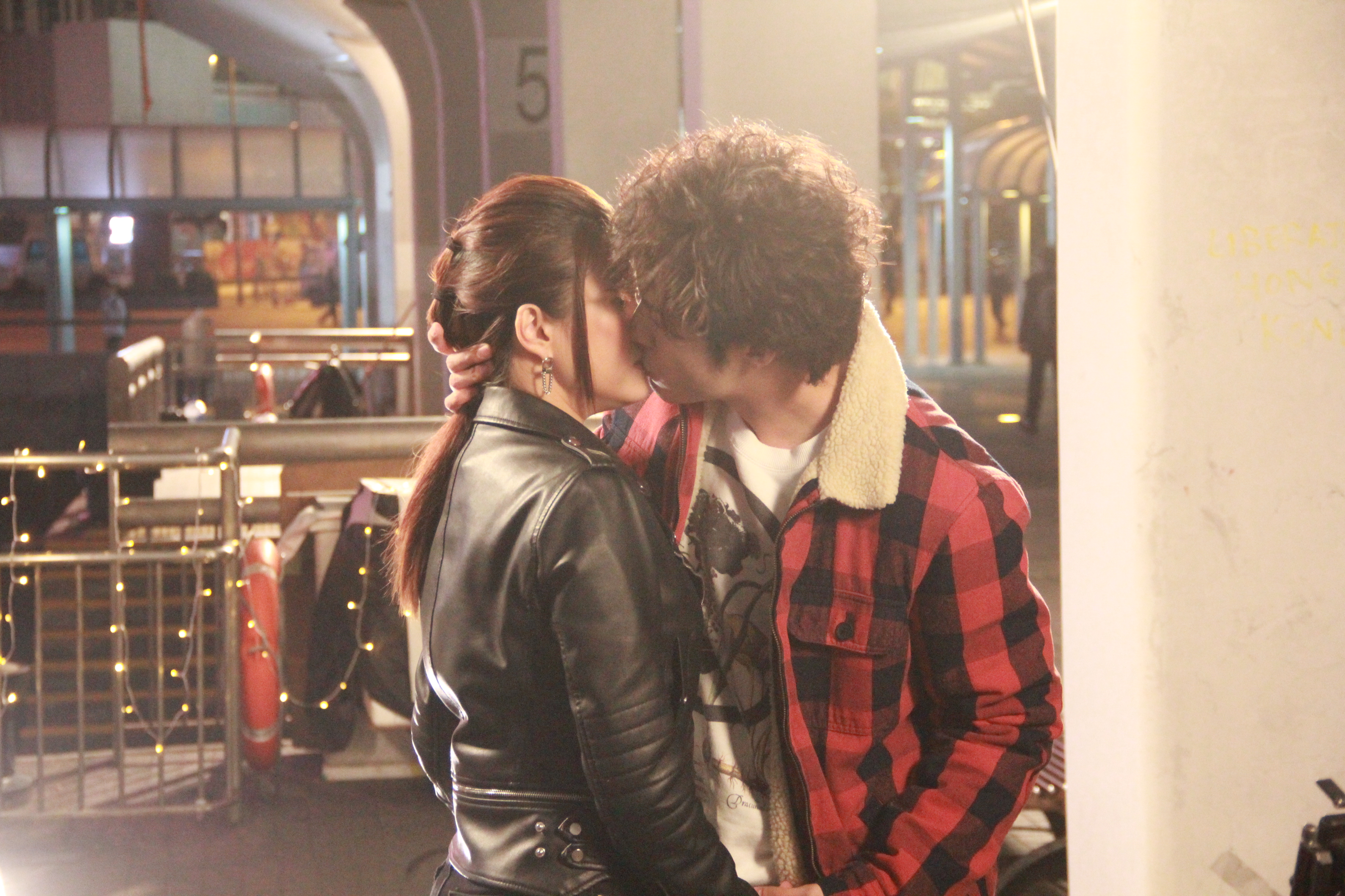 TVB开拍丧尸新剧，内容像极《我是僵尸》，力捧小花吻足男主12次