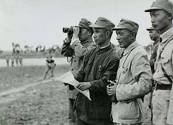 粟裕战功赫赫,*少奇刘**更是极力推荐他为元帅,为何最终还是授大将