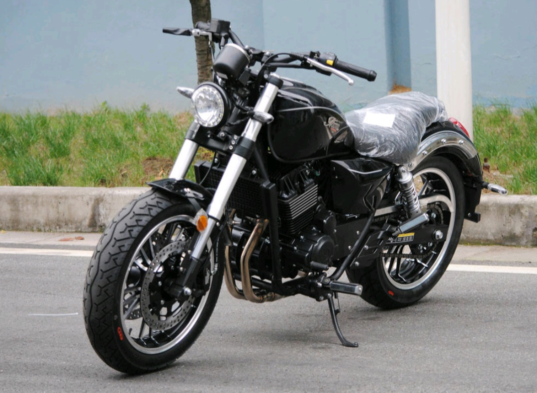 国产风暴太子摩托，双缸300排量，国四排放，1.58万，贵吗