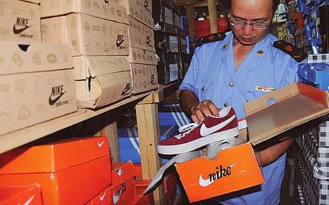 售卖假鞋的处罚规定,卖假鞋包违法吗