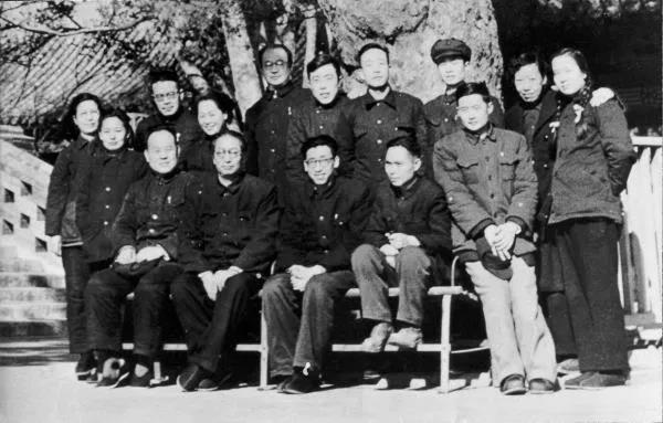 郑振铎中国作家,郑振铎的光辉事迹