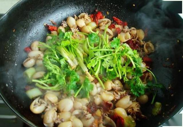 鲜香下饭肉丝茄子，酱香独特味道棒，爆炒墨鱼仔，营养爽口下饭菜