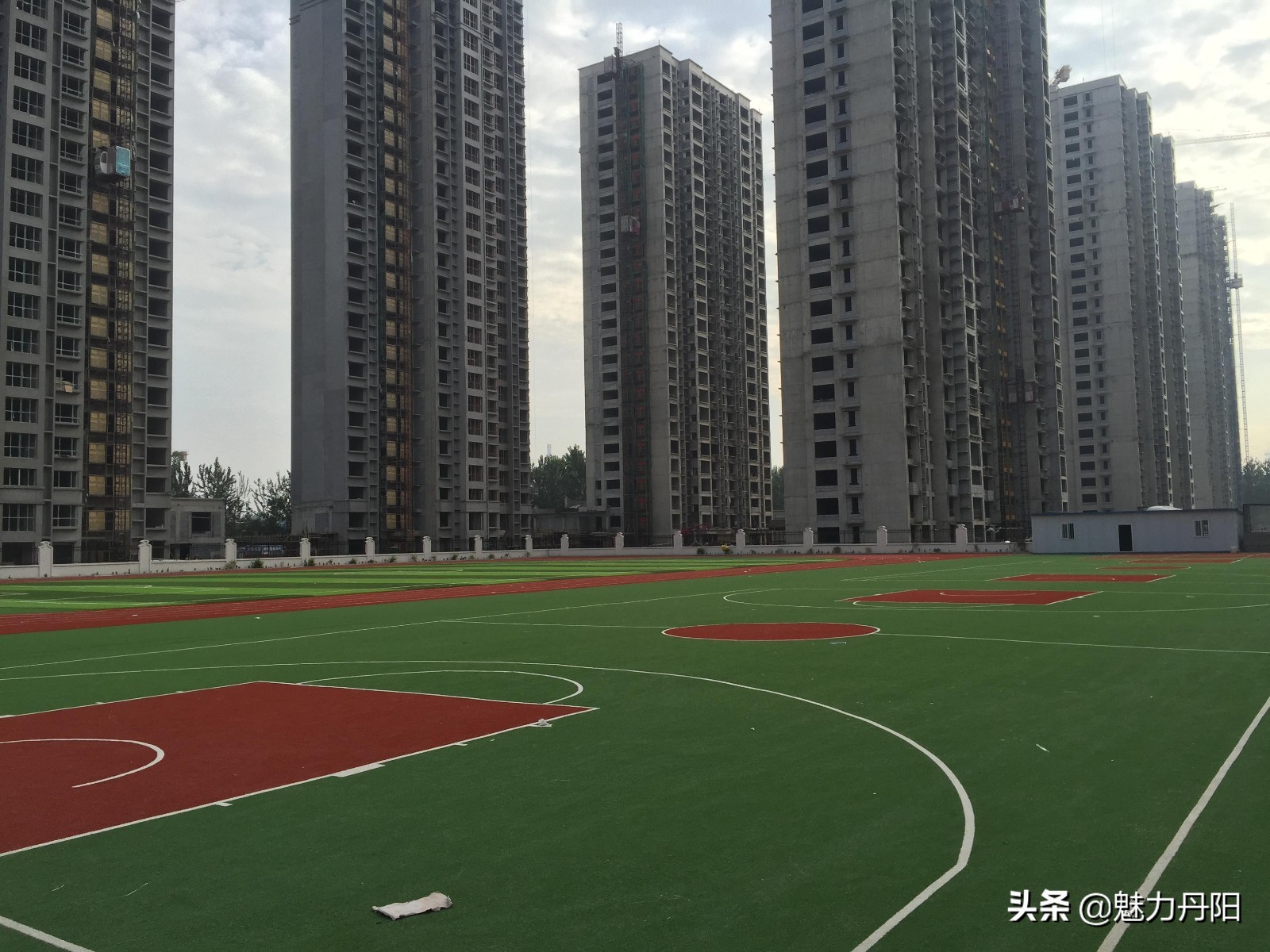 红旗飘扬春潮涌,专题片解说词——菏泽市开发区丹阳街道科学发展纪实