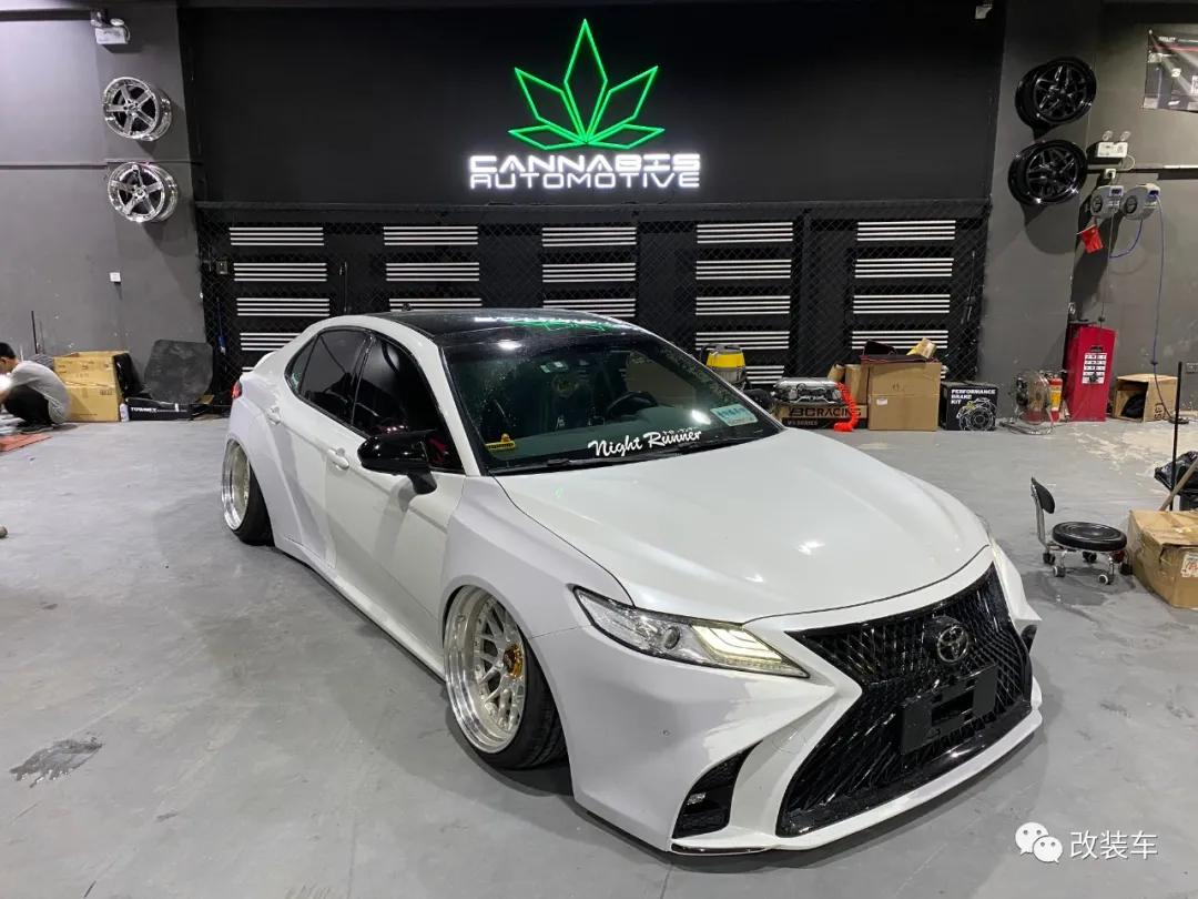 凯美瑞高达涂装,高达改色车膜凯美瑞