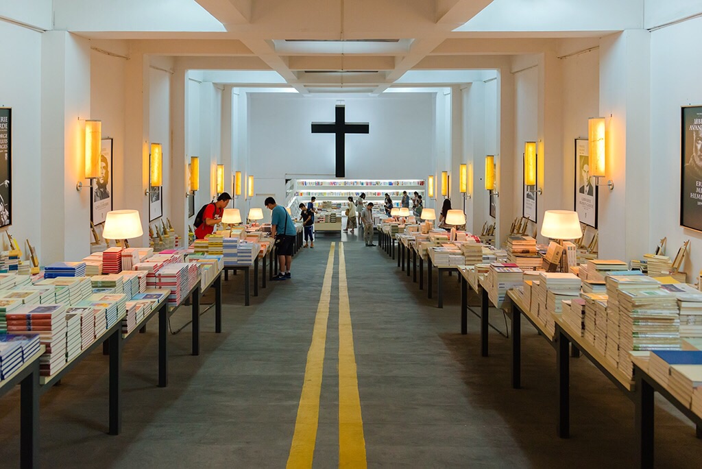 先锋书店全球十大最美书店之一,中国最美书店南京先锋书店