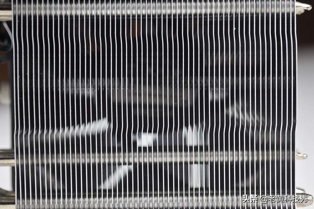 百元出头的散热号称能压5.0G的i7？我测完差点笑出声