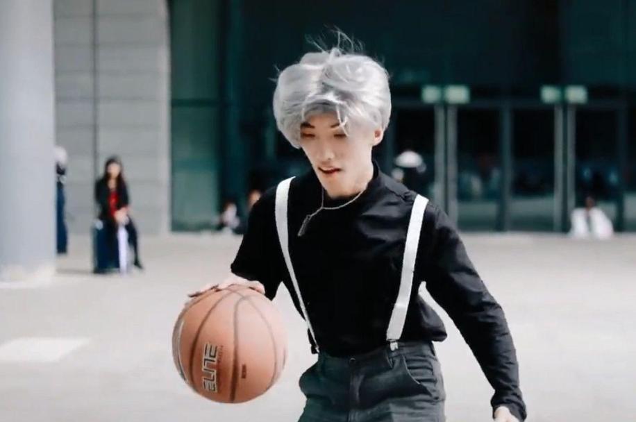 鸡你太美cos,真人模仿鸡你太美