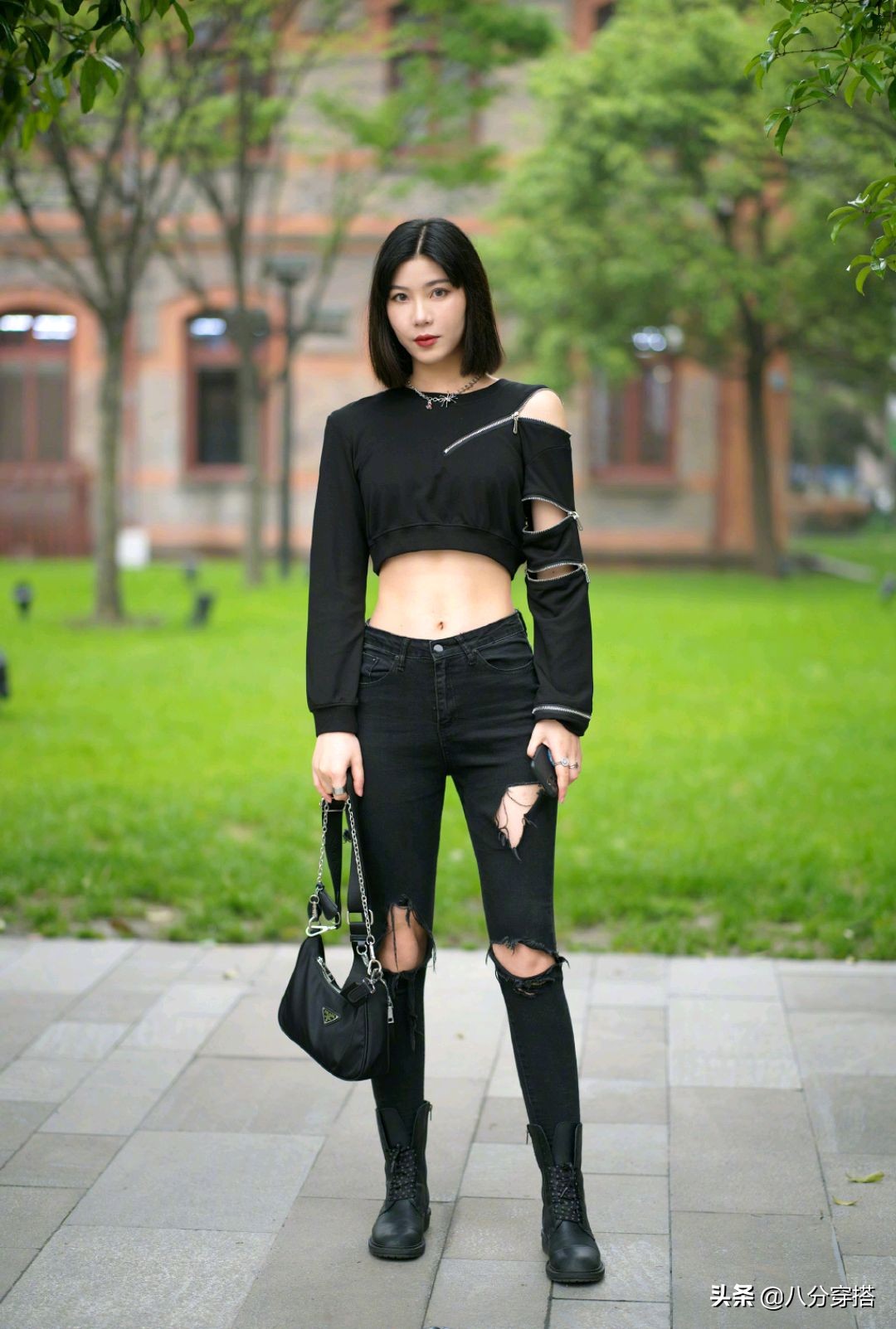 男士小脚牛仔裤搭配什么鞋子好看,50岁男士牛仔裤配什么鞋子最好看