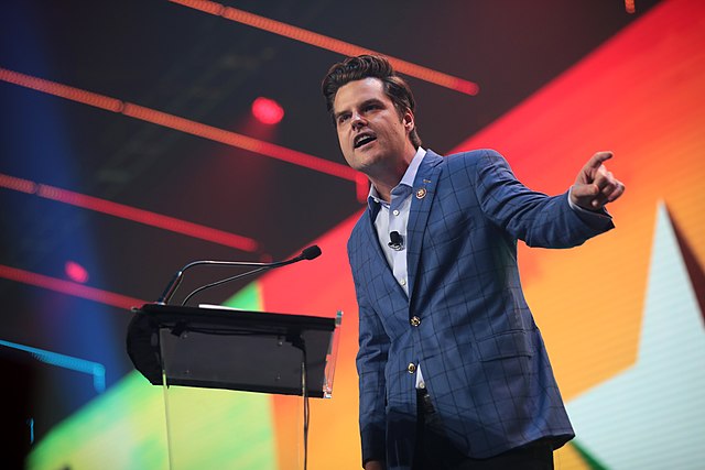 美国议员大玩*游戏性**,与保守女性和处女上床加分,辩称我不是和尚