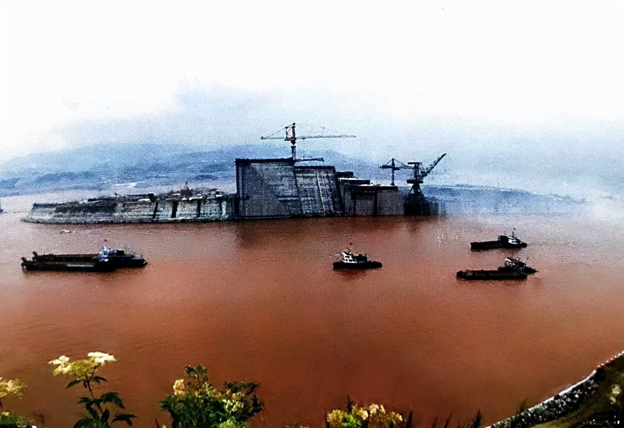 起床号演唱,起床号集结号冲锋号