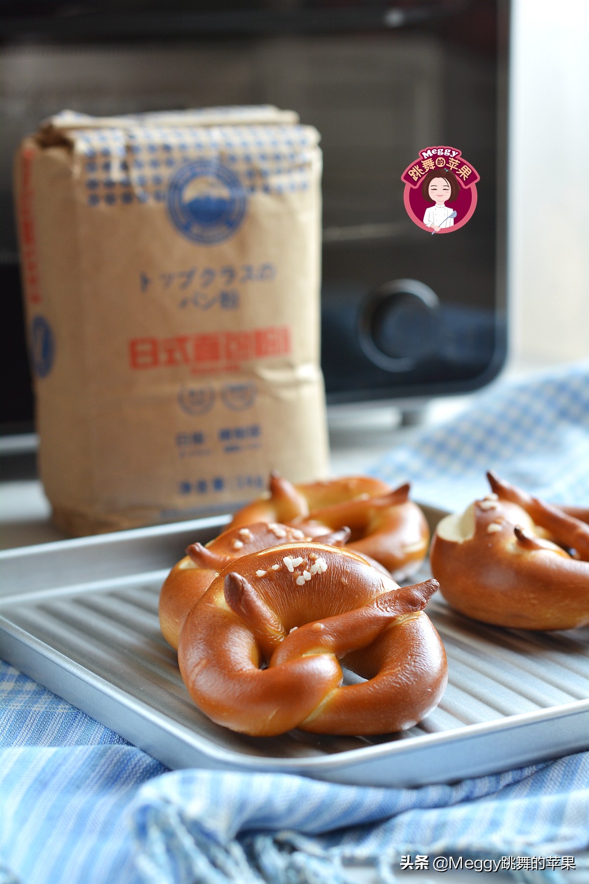 77岁老妈最爱吃的面包，口感扎实，造型美观，德国人喝啤酒必备