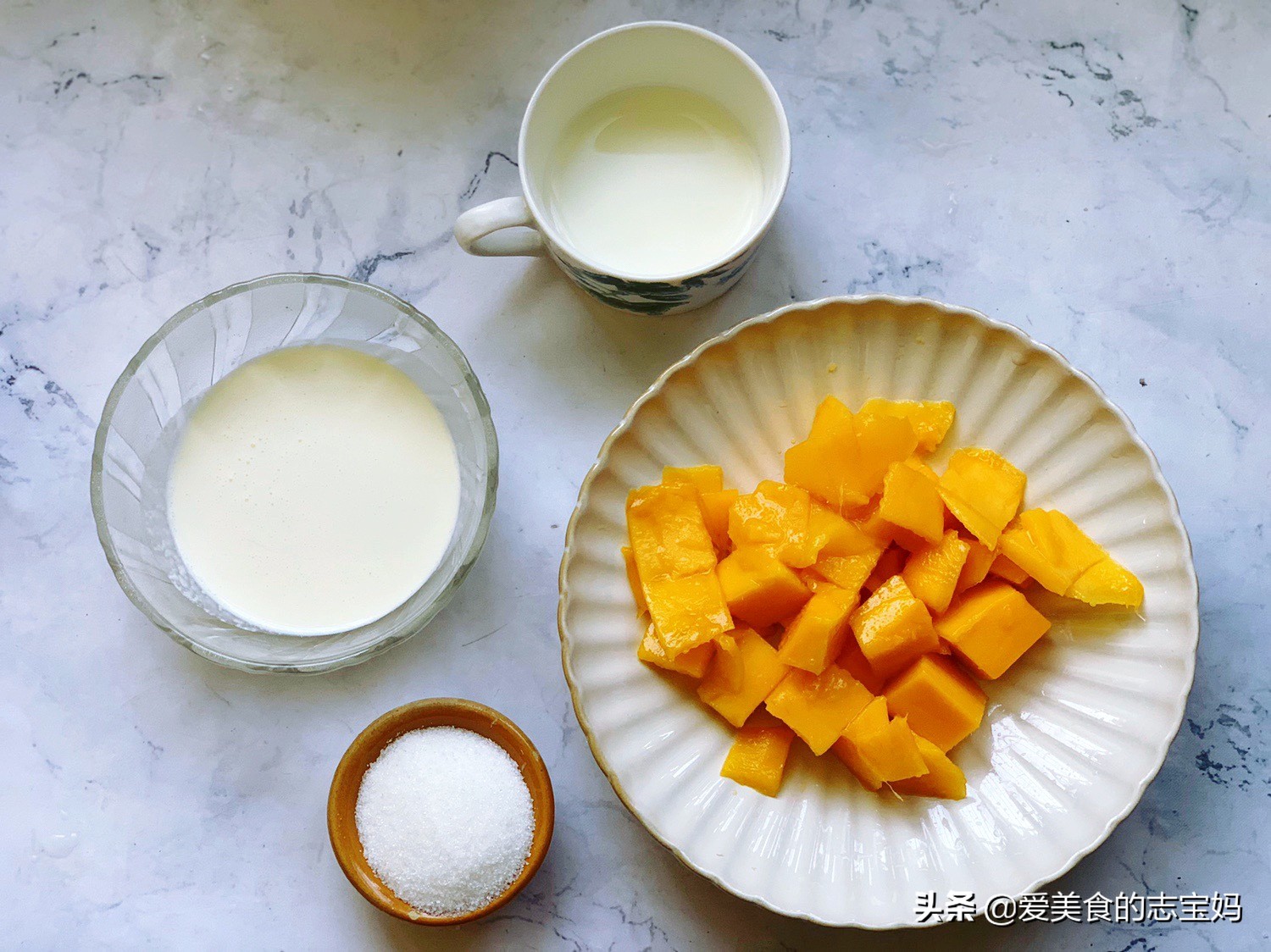 夹心芒果梦龙雪糕的制作方法,最好吃的芒果脆皮夹心雪糕做法