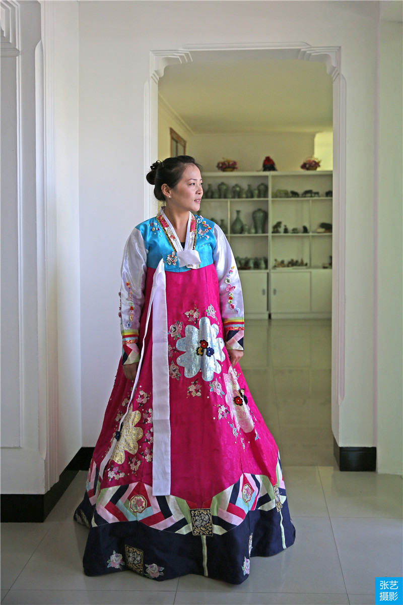 朝鲜涉外商店中的纪念品,朝鲜平壤涉外商店