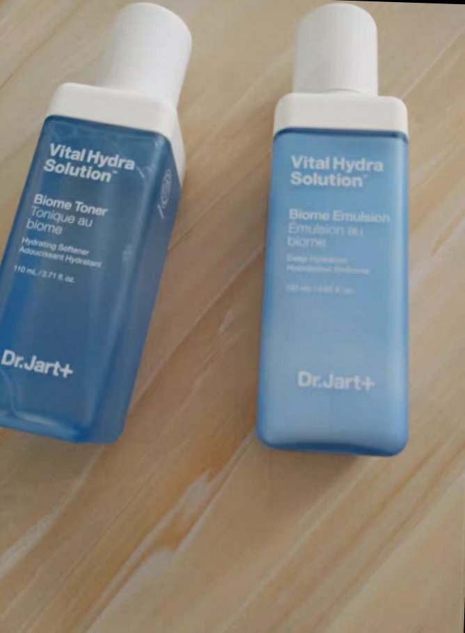 ahcb5和神仙水哪个保湿效果更好,买贵的不如买便宜的