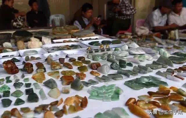 孔雀舞动的瑞丽市——详解云南瑞丽市翡翠玉石市场