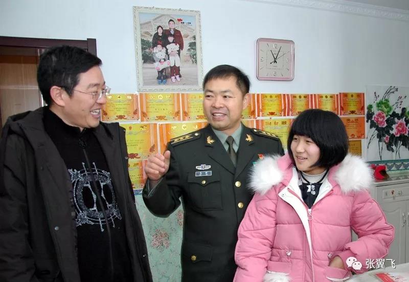 正能量让我们身边充满阳光温暖,正能量让人积极向上