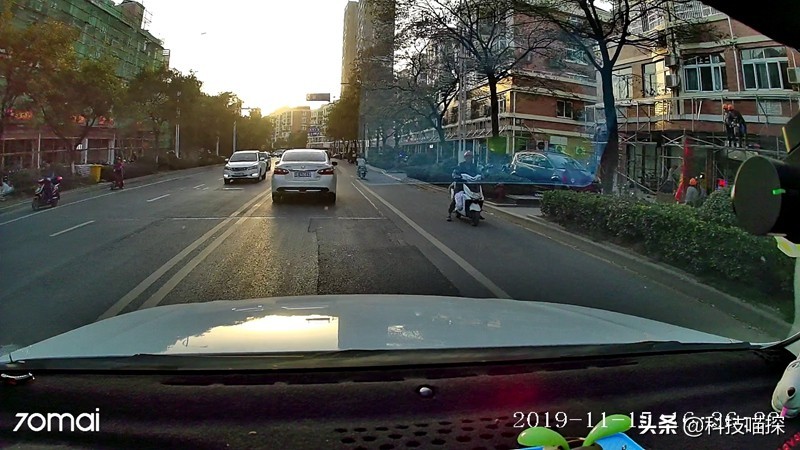 xt5流媒体后视镜怎么看行车记录仪,什么是流媒体后视镜行车记录仪