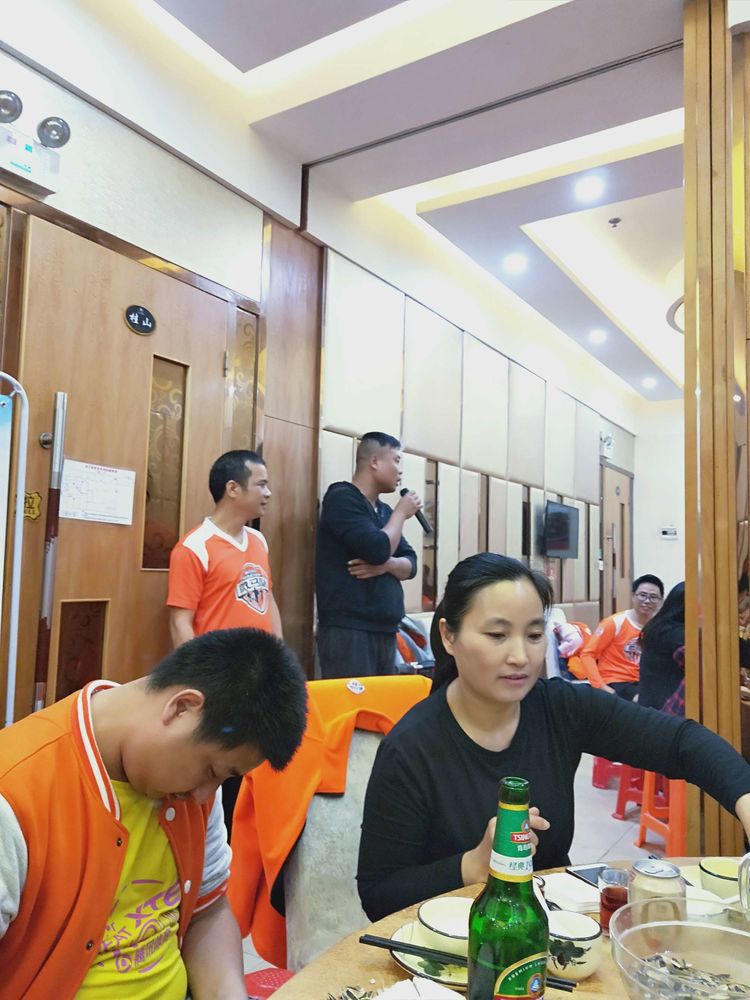 相逢是歌相聚是缘你我同行下句,相逢是缘相聚是情诗