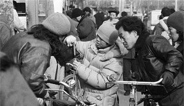 40年前的照片满满的回忆,致青春致回忆三十年前的老照片