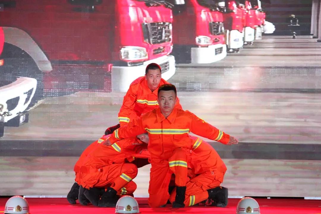 大唐阜新煤制天然气“奋进新时代砥砺再出发”——公司携手新邱区、工程公司举办迎国庆文艺汇演