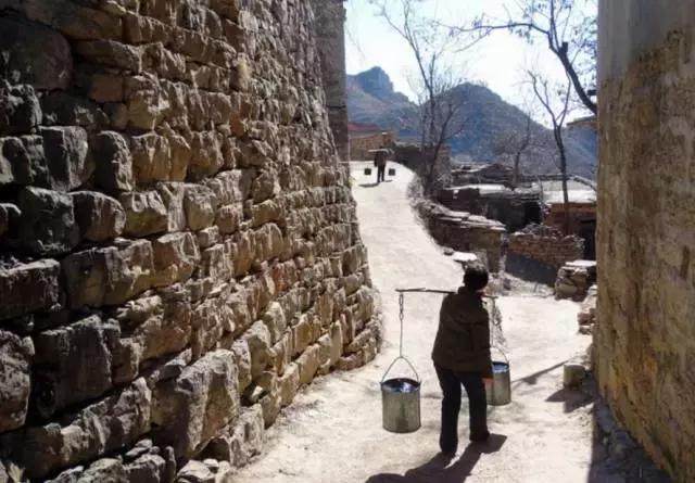 别去丽江了！北京出发只有3站，不到60块，就有一座三千年古城！