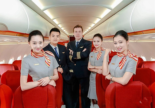 空乘专业学院招生需要什么条件,想成为空姐要用什么样的方法