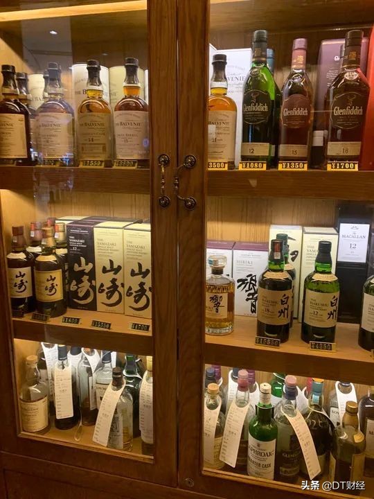 三万块钱在上海酒吧该怎么玩,上海酒吧一条街哪个酒吧好