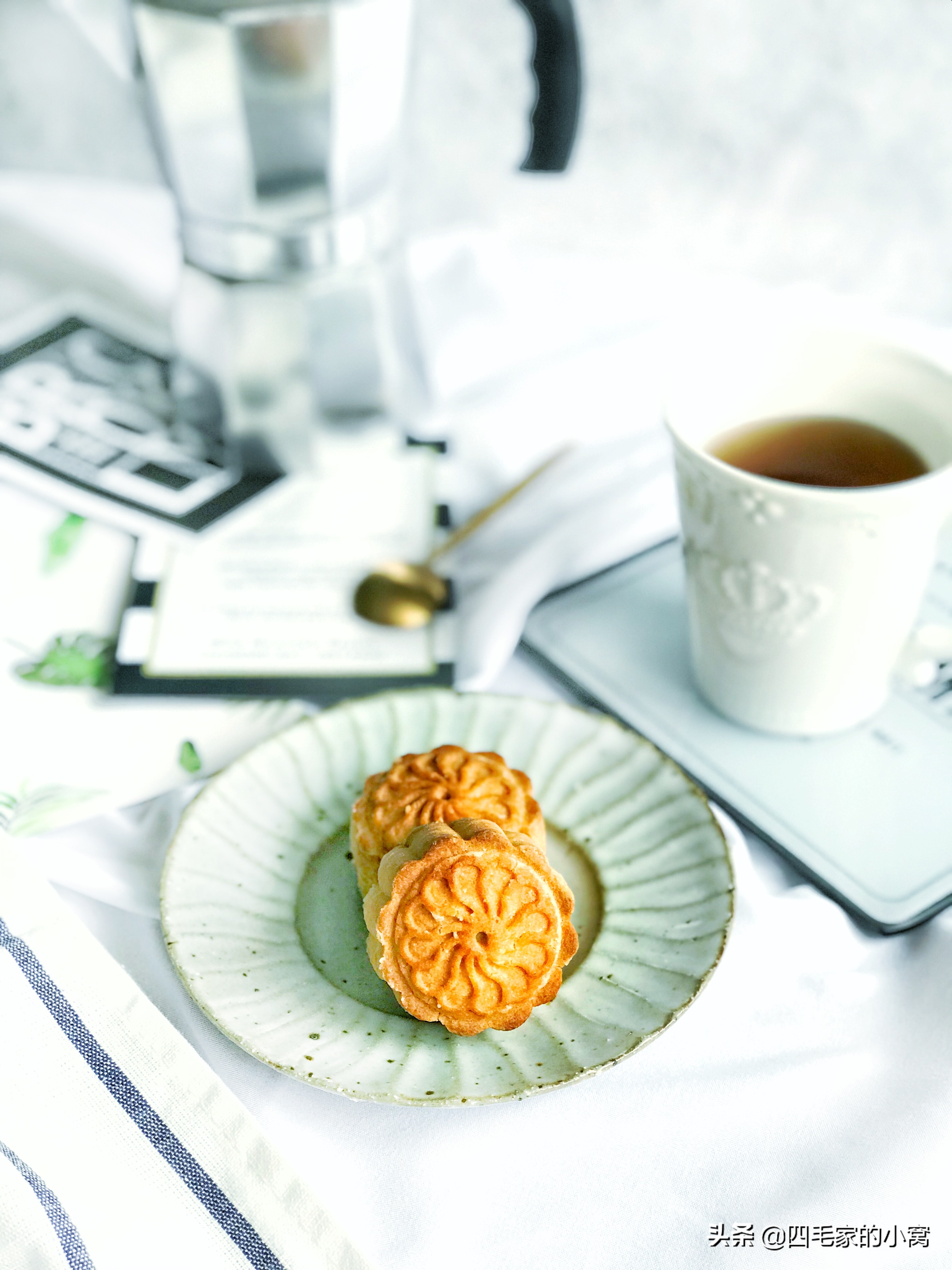 桃酥做出来放一天就不酥了,最正宗的奶酥月饼告诉你简单做法